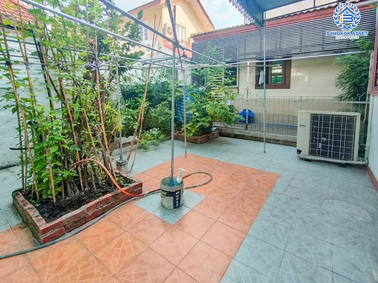 *****บ้านเดี่ยวมือสอง ม.ชัยพฤกษ์ รามอินทรา เนื้อที่มากถึง 78 ตร.ว. ฟังก์ชัน 3 ห้องนอน 3 ห้องน้ำ จอดรถได้ 2 คัน บ้านสวย พร้อมเข้าอยู่ได้ทันที บนทำเลศักยภาพ เชื่อมต่อได้หลายเส้นทาง ใกล้ทางด่วน "วัชรพล" และเซ็นทรัลรามอินทรา